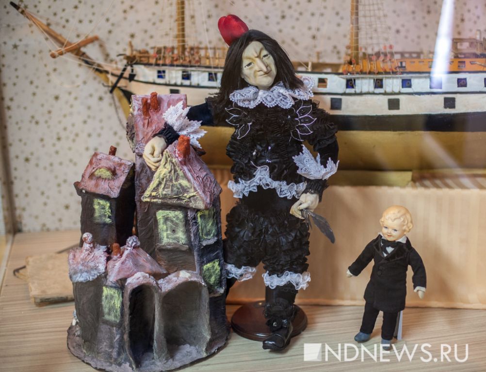 Две с половиной тысячи кукол ищут новый дом – их выселяют из музея (ФОТО)