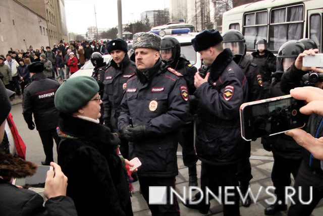 «Принимают под крики «Позор» – как в Екатеринбурге прошел митинг против коррупции, организованный Навальным (ФОТО, добавлено ВИДЕО)