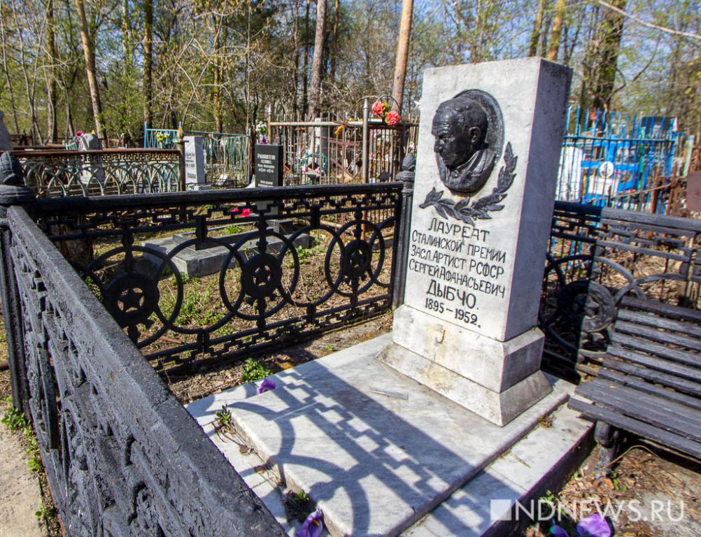 Православные скауты устроили субботник на кладбище (ФОТО, ВИДЕО) / Могилы находятся в жутком, запущенном состоянии