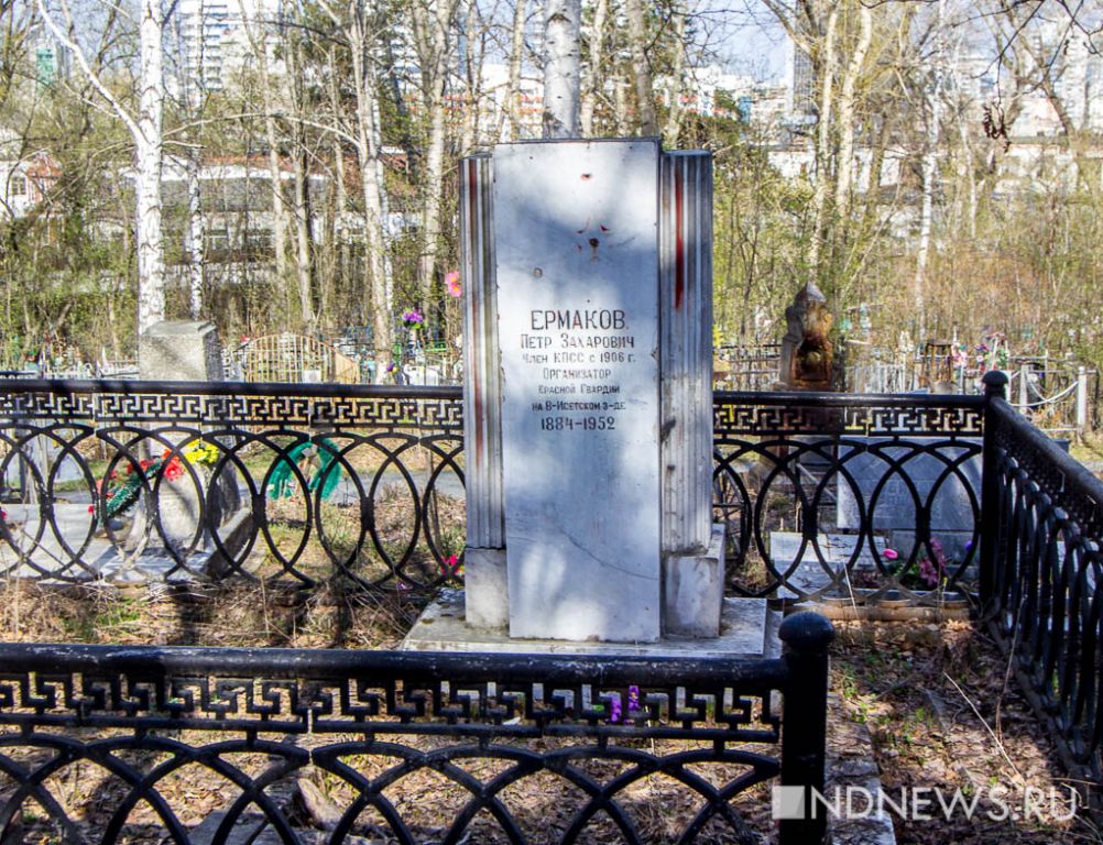 Новый День: Православные скауты устроили субботник на кладбище (ФОТО, ВИДЕО)
