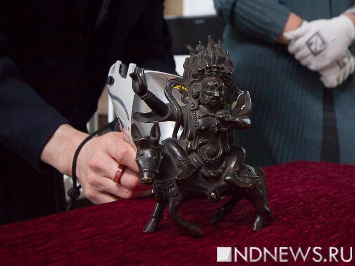 Буддийскую скульптуру исследовали на спектрометре – в Екатеринбурге искусствоведы запустили проект «Шедевры и подделки» (ФОТО)