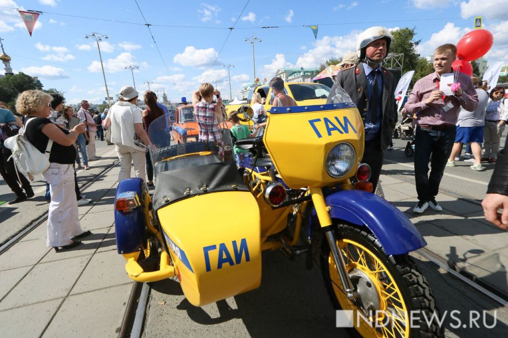 День города в Екатеринбурге закончился дракой на Плотинке (ВИДЕО, ФОТО)
