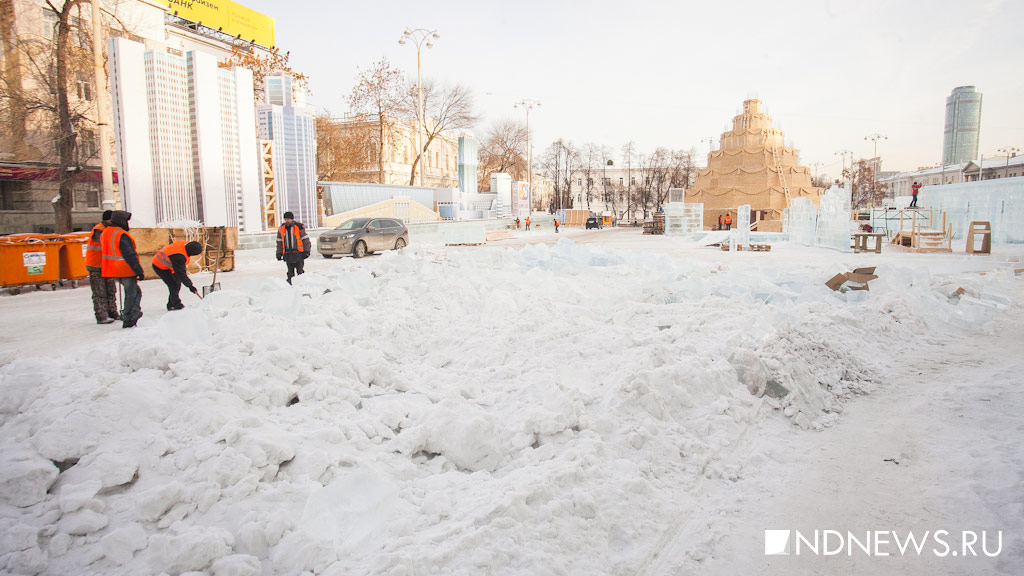 Найди 10 отличий: ледовые городки в районах Екатеринбурга 2016 и 2017 годов (ФОТО)