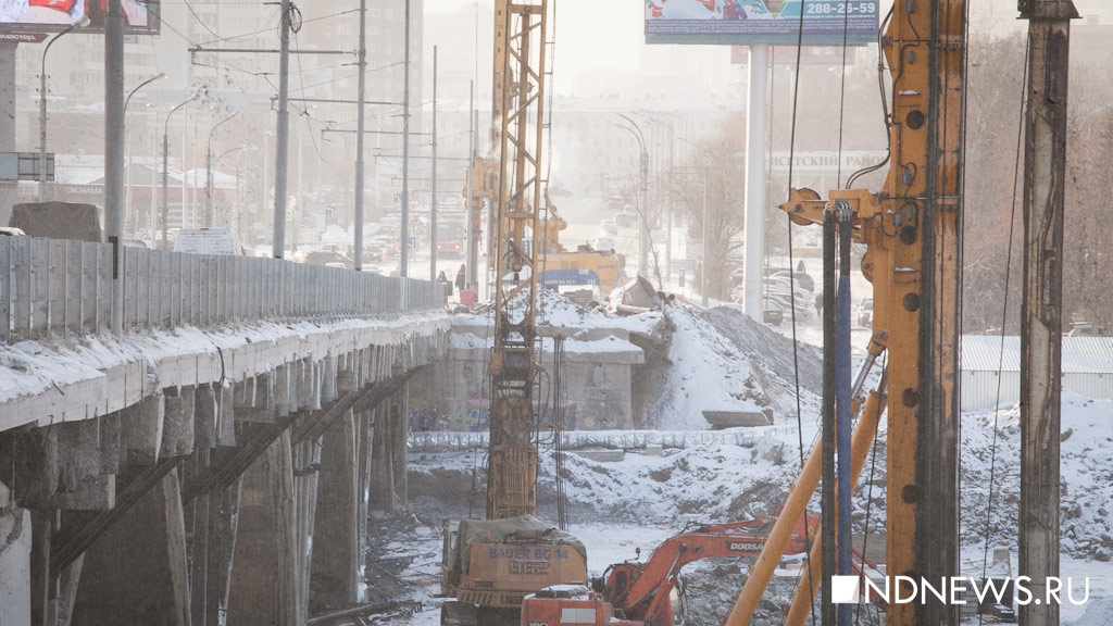 Началось возведение опор для новой части Макаровского моста (ФОТО)