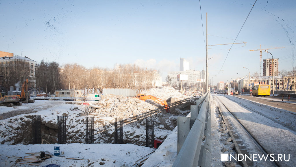 Началось возведение опор для новой части Макаровского моста (ФОТО)