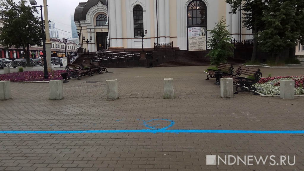 К Царским дням по Екатеринбургу провели синюю линию (ФОТО)