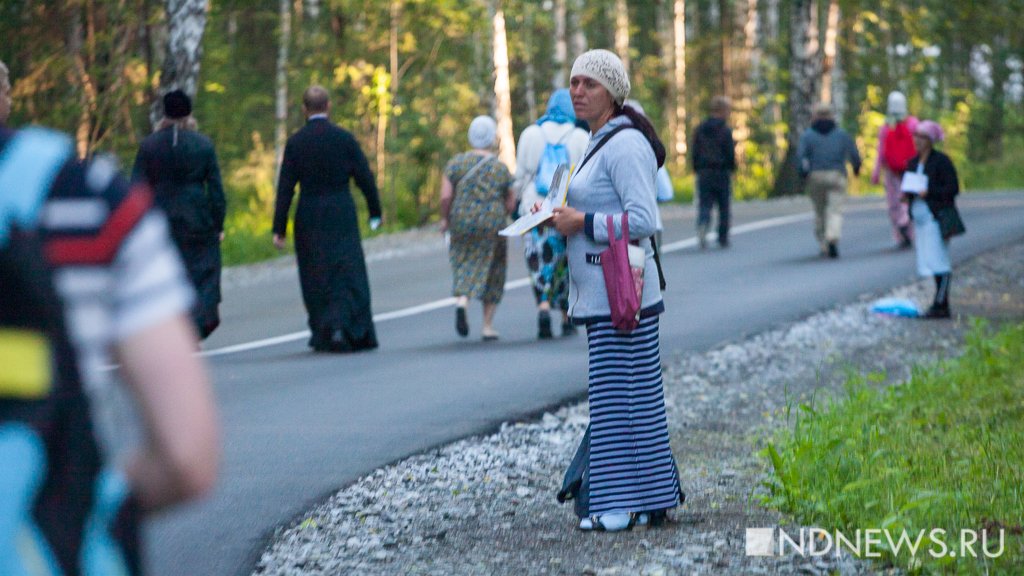 «Все будут пиариться, а вы не верьте». В Екатеринбурге прошел 100-тысячный крестный ход в честь 100-летия расстрела Романовых (ФОТО, ВИДЕО)