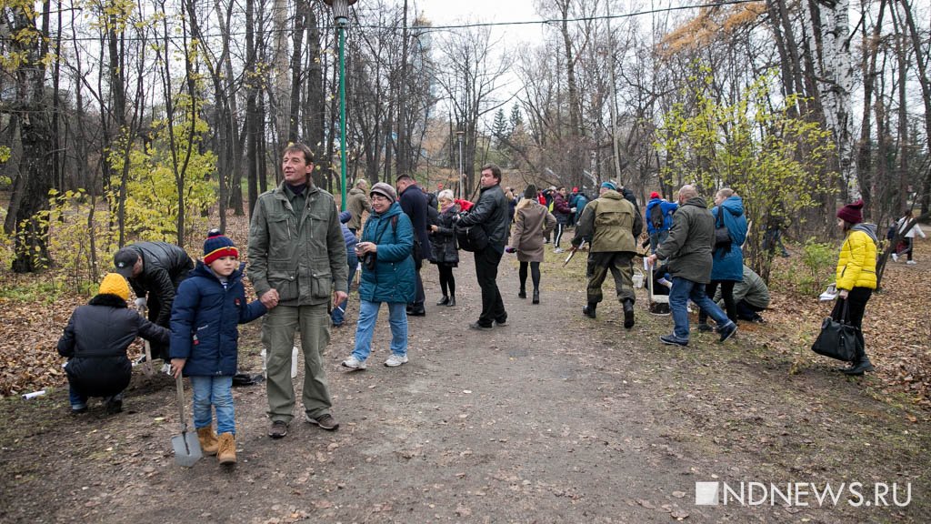 Спецназовцы захватили парк Дворца пионеров и увековечили память своих героев (ФОТО)