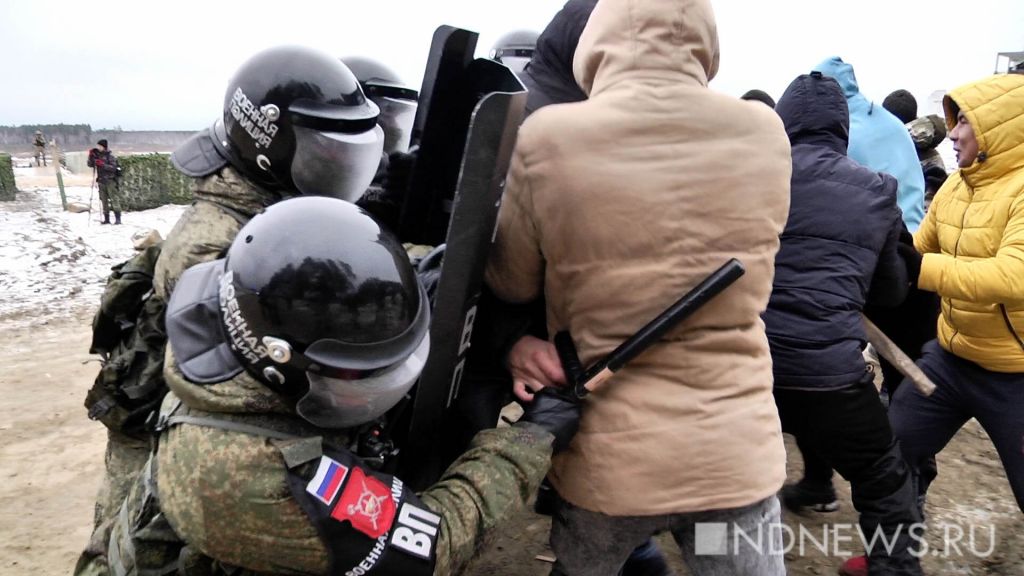 Под Екатеринбургом военные шести стран разгоняли протестующих и освобождали заложников из школы (ФОТО, ВИДЕО)