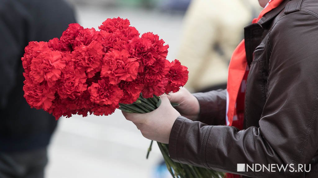 На день рождения Ленина в Екатеринбурге пришли строители из Северной Кореи (ФОТО)