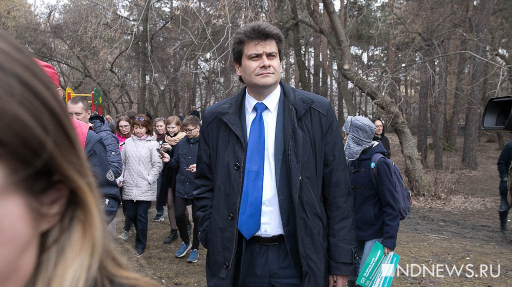 Мэр против урбаниста: Высокинский и Злоказов устроили экскурсию в Зеленую Рощу (ФОТО)