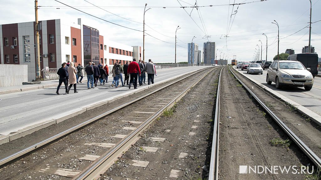 «Закончили бы строительный – знали бы», – чиновники объяснили, почему в Екатеринбурге долго ремонтируют мосты (ФОТО)