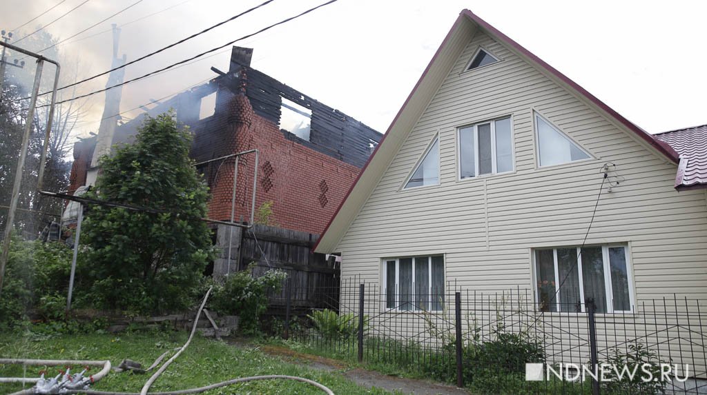 Подробности пожара в Цыганском поселке: соседи жаловались на молодежные пьянки (ФОТО, ВИДЕО)