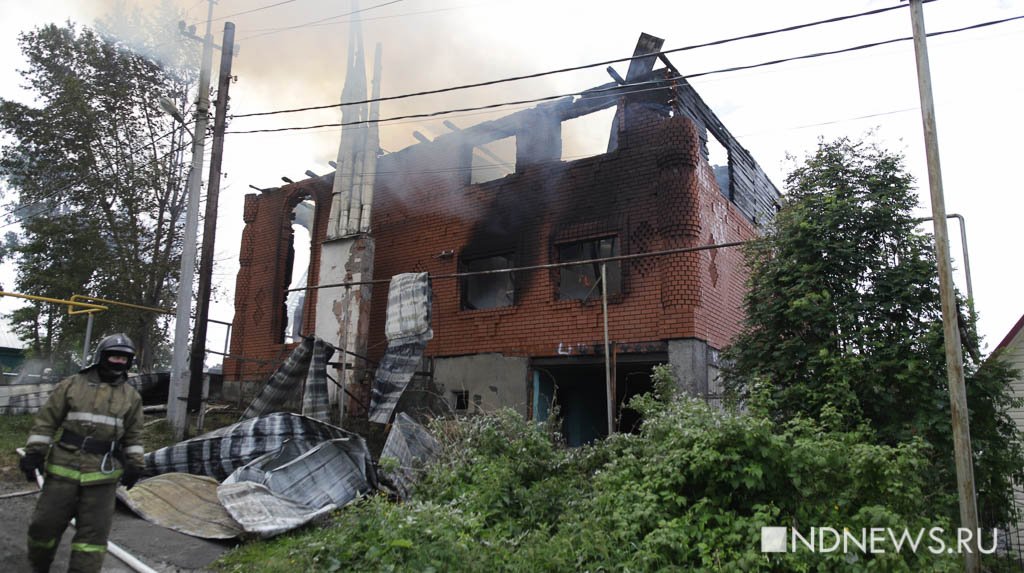 Подробности пожара в Цыганском поселке: соседи жаловались на молодежные пьянки (ФОТО, ВИДЕО)