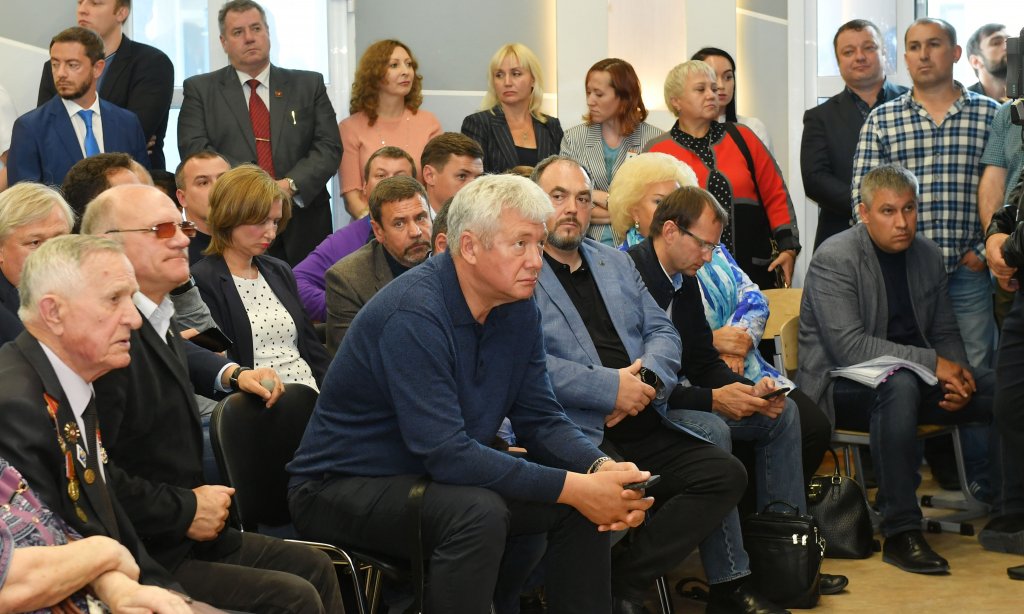 Губернатор Артюхов устанавливает правила общения с населением
