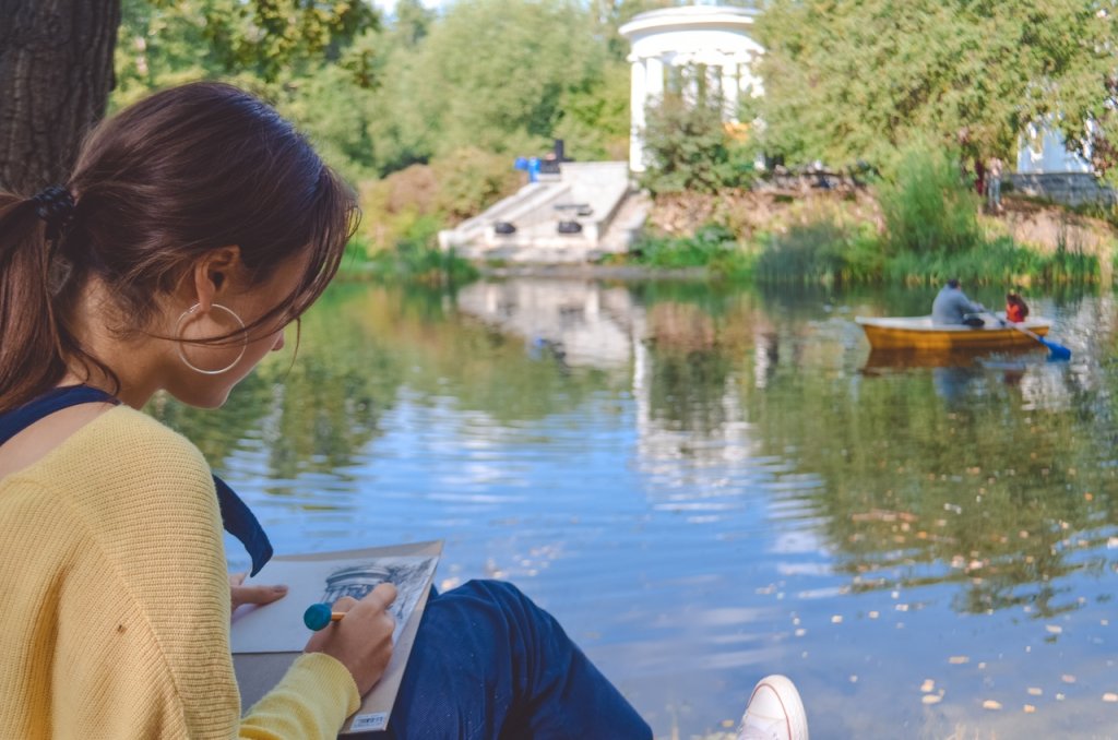 Горожан научат рисовать на воде и вышивать гладью – в Харитоновском парке пройдет Большой пленэр (ФОТО)