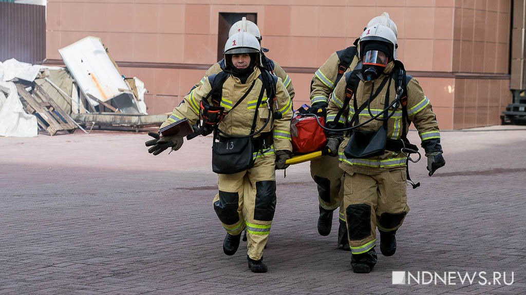 Спасатели устраняли последствия взрыва газа в жилой многоэтажке (ФОТО)