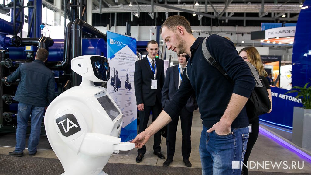 Бильярд, матрешки, роботы: чем завлекают на специализированную выставку «Дорога-2019» (ФОТО)
