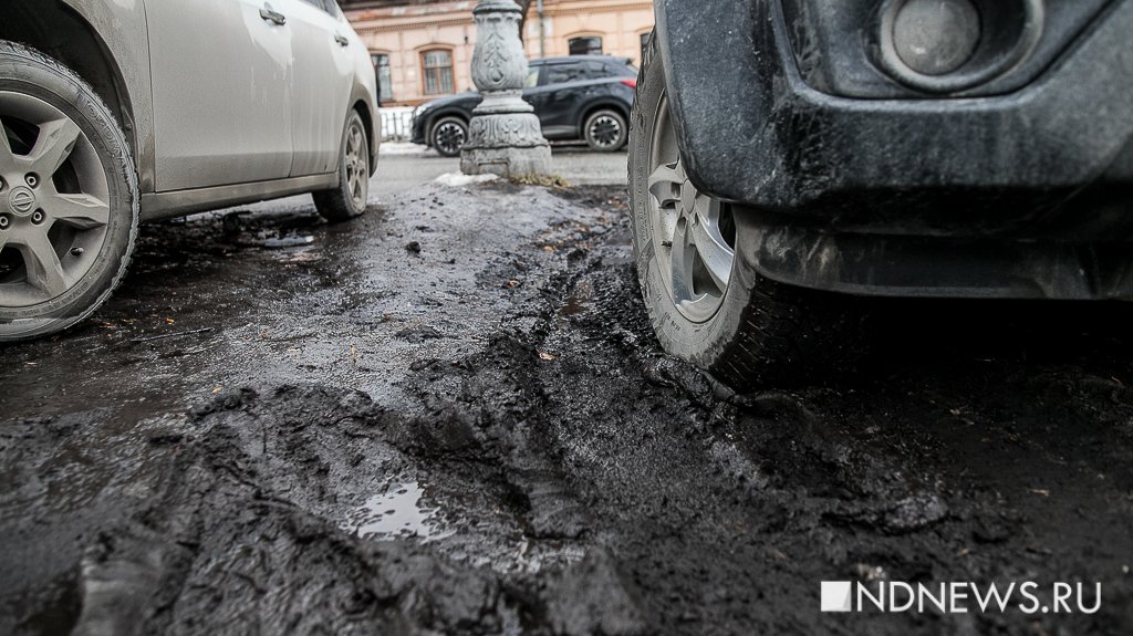 Мэрия: в Екатеринбурге все газоны размещаются ниже бордюров (ФОТО)