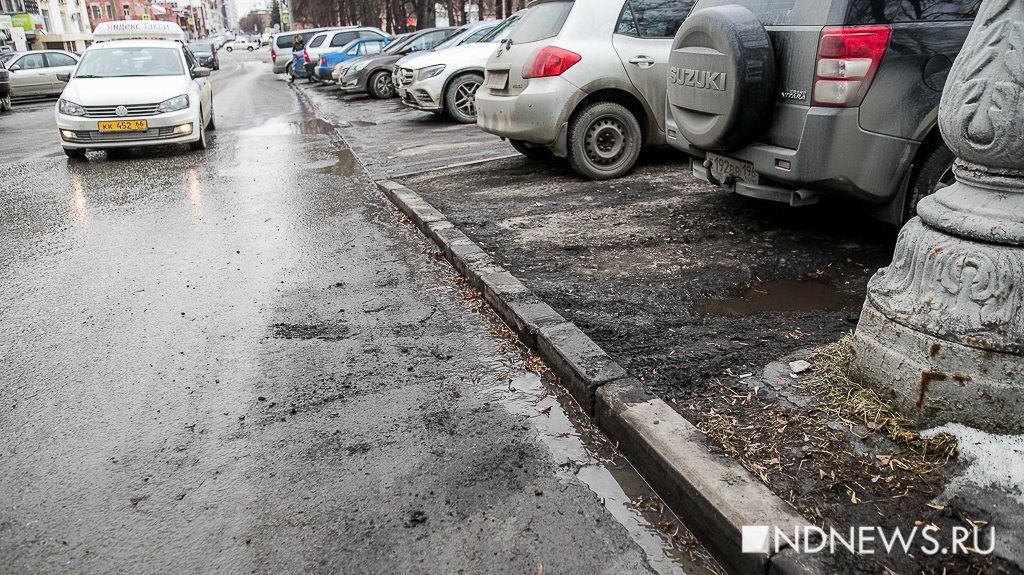 Мэрия: в Екатеринбурге все газоны размещаются ниже бордюров (ФОТО)
