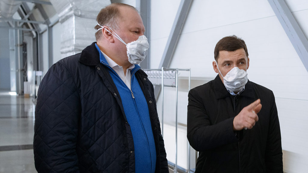 Цуканов и Куйвашев осмотрели «Экспо-центр», переделанный в госпиталь: «Мы должны быть готовы к худшему» (ФОТО)