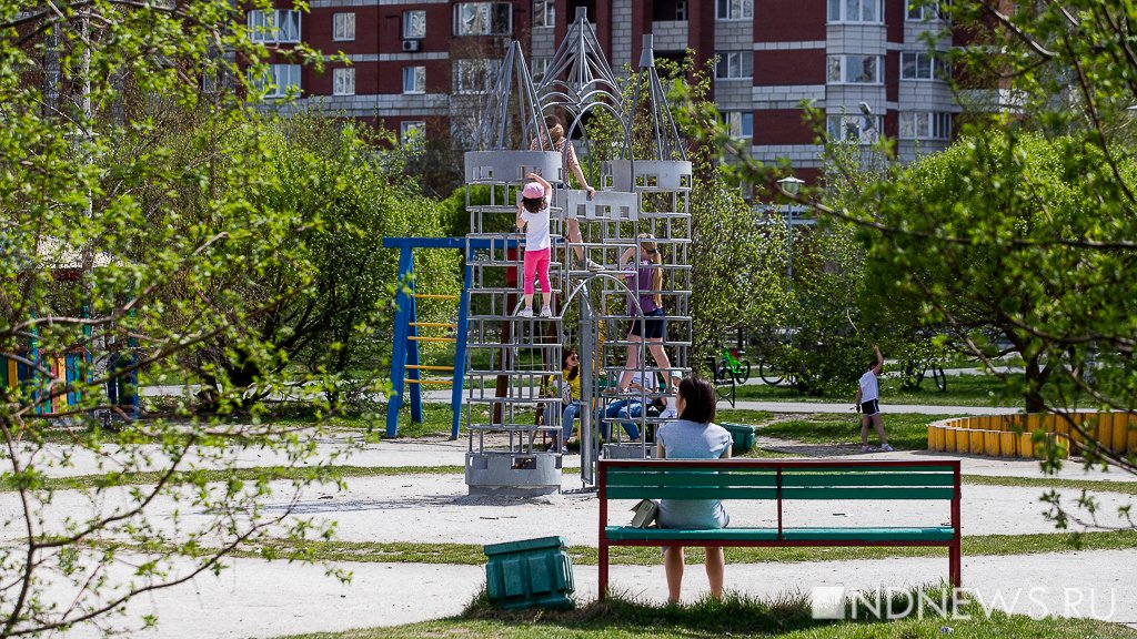 В Свердловской области с 19 мая откроются торговые центры, уличные кафе и парки