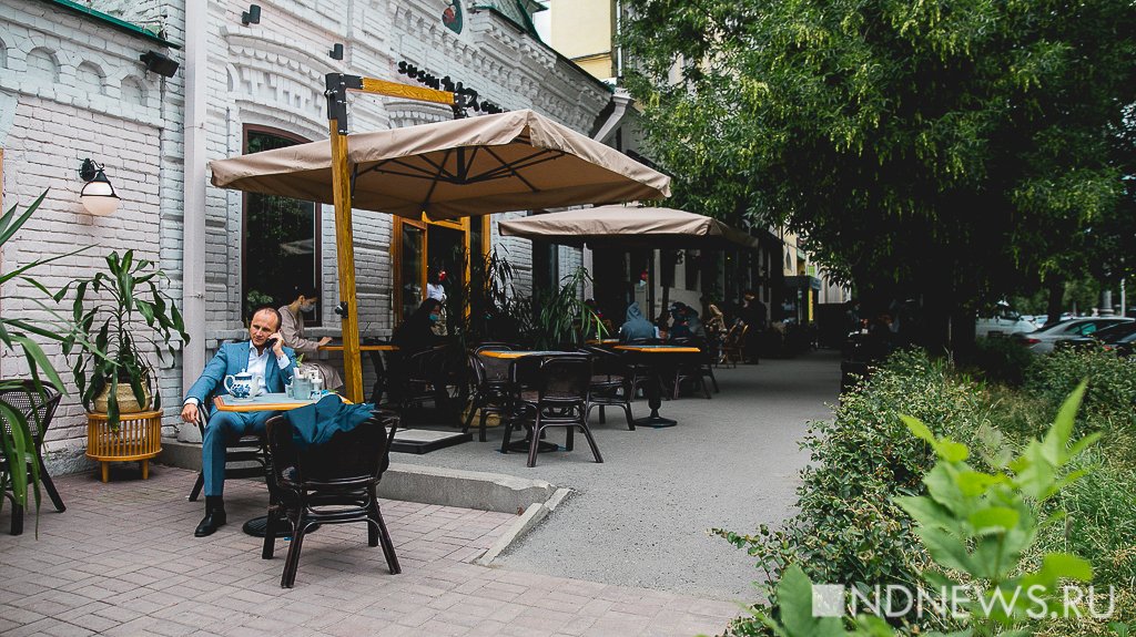 В Екатеринбурге открылись летние веранды ресторанов (ФОТО)