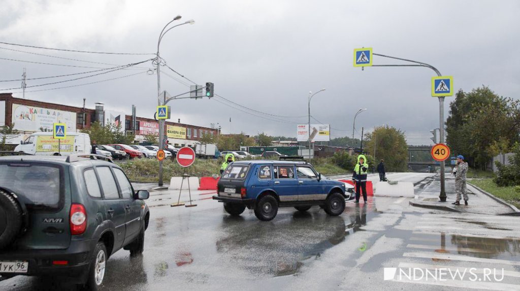 ГИБДД закрыла улицу Шефскую – там опять потоп (ФОТО)