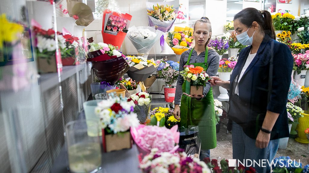 Спрос на цветы для первоклашек не упал в условиях пандемии (ФОТО)