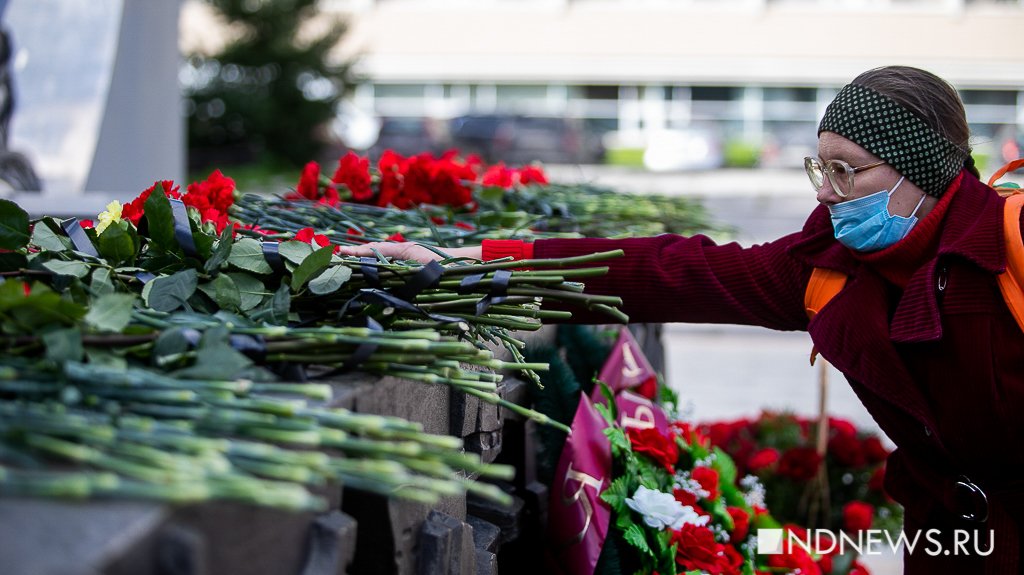 К мемориалу «Черный тюльпан» возложили цветы в память о жертвах терроризма (ФОТО)