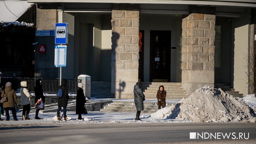 Жители Екатеринбурга возмущаются состоянием дорог: «Орлов, почисти город» (ФОТО)