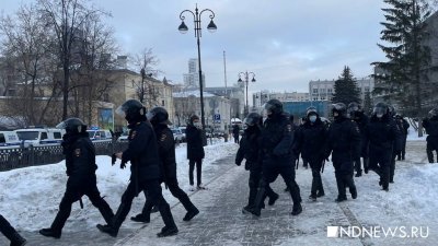 Екатеринбургская акция в защиту Навального продлилась четыре часа. Полиция задержала десятки участников (ФОТО, добавлено ВИДЕО)