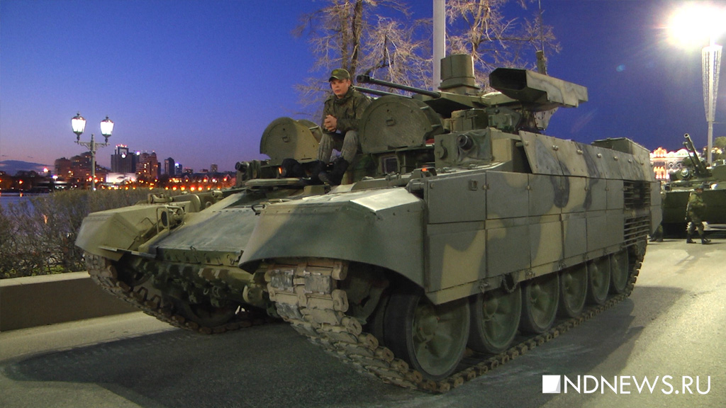 В Екатеринбурге готовится документ о военном параде