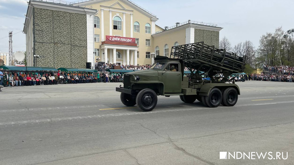 От довоенных машин до американской зенитки: в Верхней Пышме на парад Победы вышла историческая техника (ФОТО, ВИДЕО)