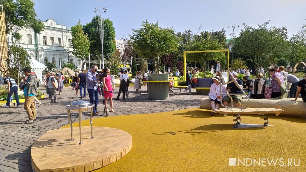 В Екатеринбурге открылся фестиваль «Атмосфера»: как выглядит сад на месте парковки (ФОТО)