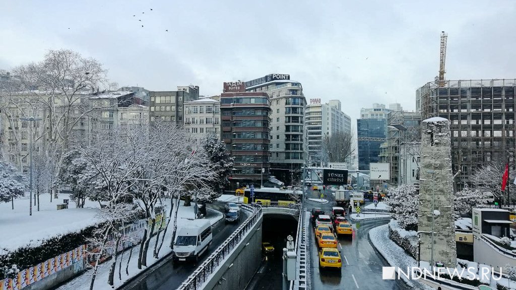 Несколько десятков уральцев застряли в Стамбуле из-за снегопадов (ФОТО)