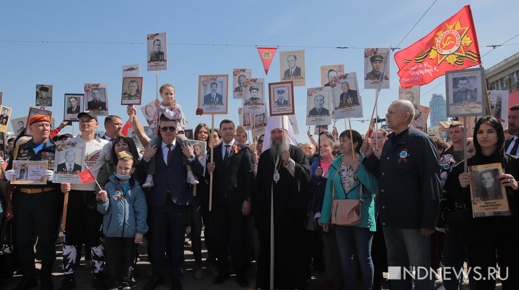 С конницей, но без авиации – в Екатеринбурге прошел парад в честь 77-летия Победы (ФОТО, ВИДЕО)