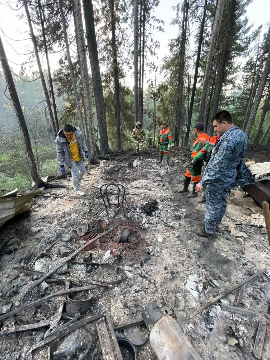 В лесу Ямала нашли два трупа после тушения лесного пожара (ФОТО)
