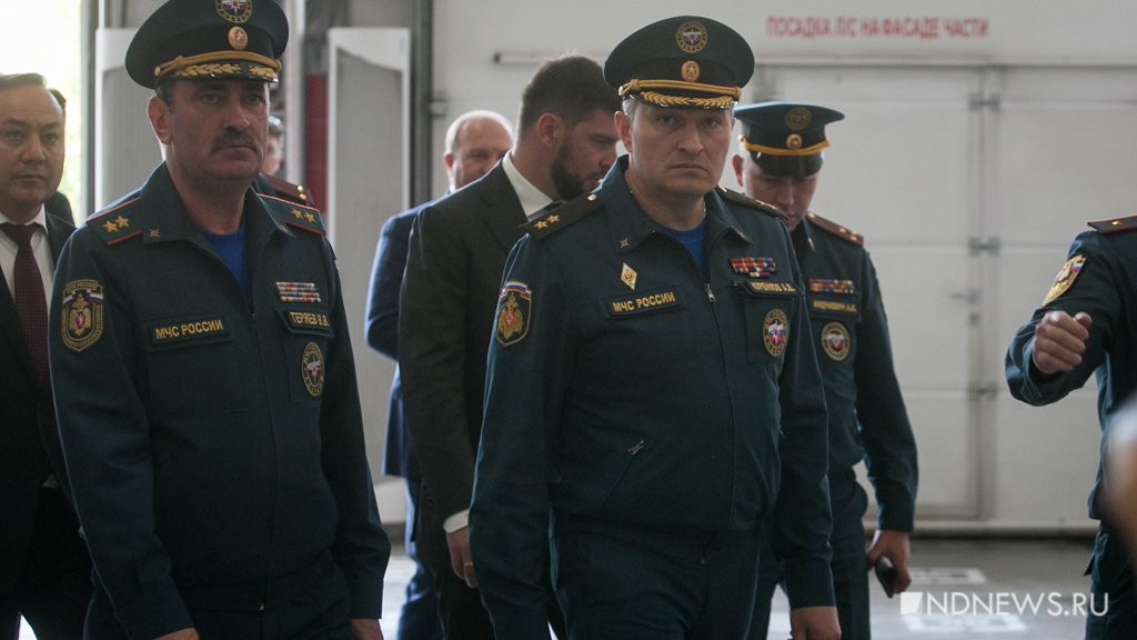 Глава МЧС проверил пожарную часть в Екатеринбурге (ФОТО)