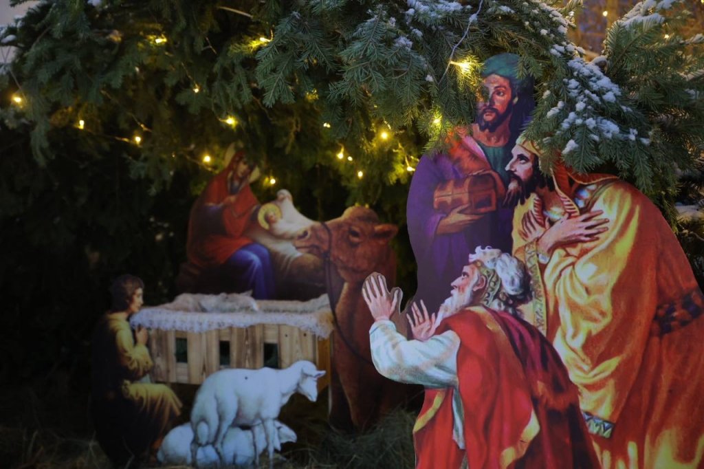 В центре Екатеринбурга установили вертеп – столица Урала встречает Рождество