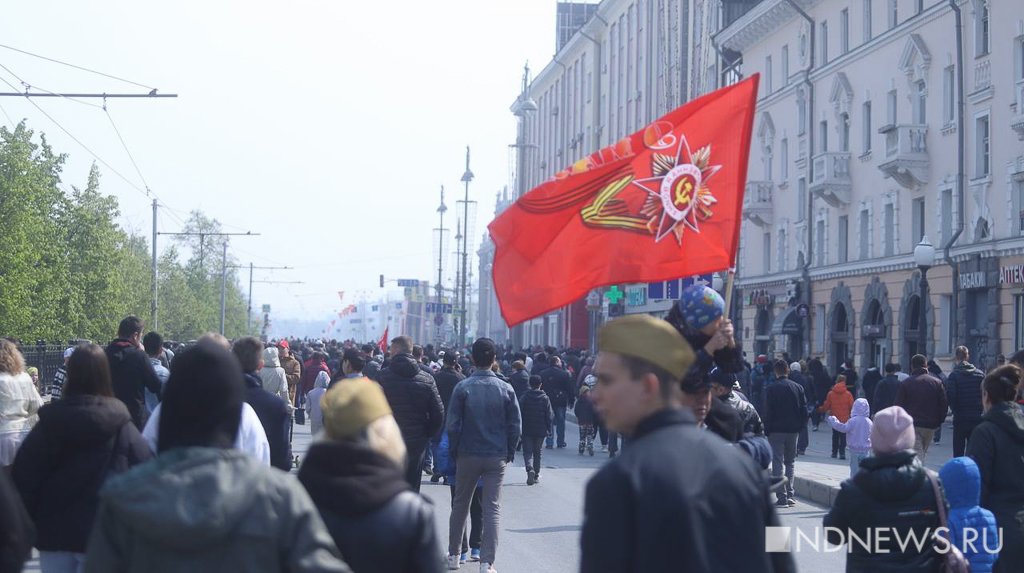 Екатеринбург отмечает День Победы (ФОТО, ВИДЕО)