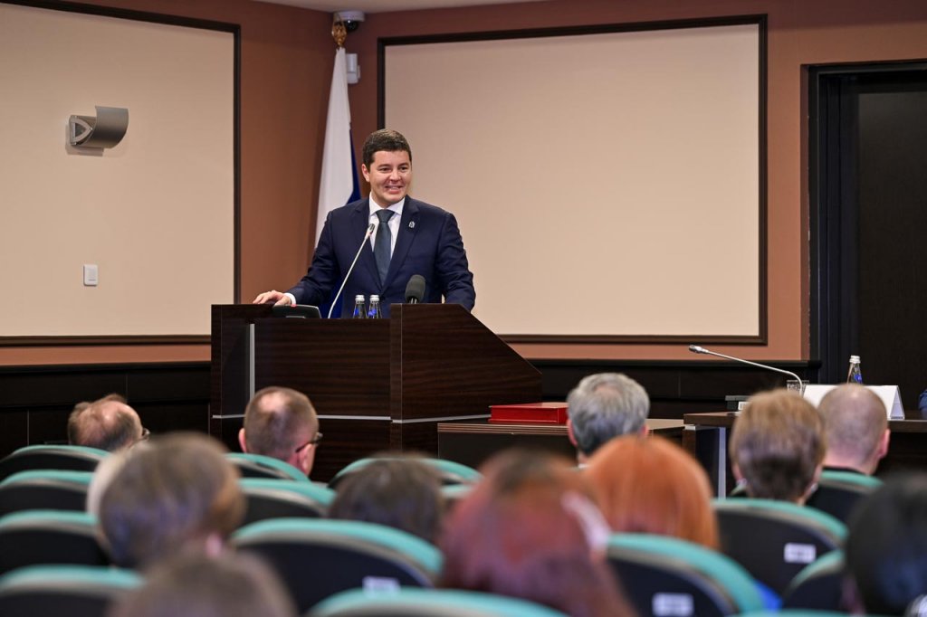 Силовики и губернатор Артюхов поздравили нового главу Арбитражного суда Ямала