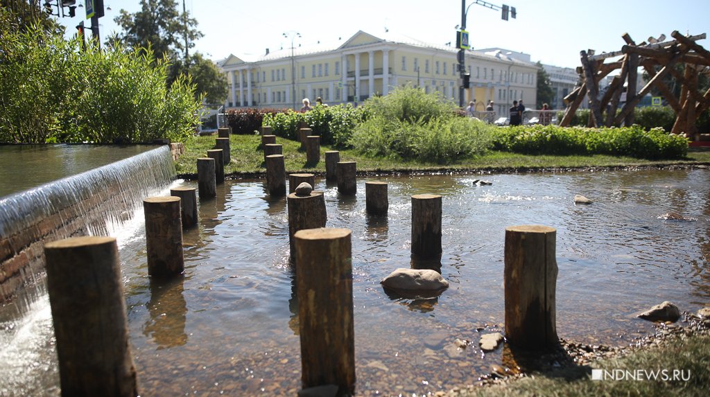 В Екатеринбурге разбили сад на месте парковки (ФОТО, ВИДЕО)