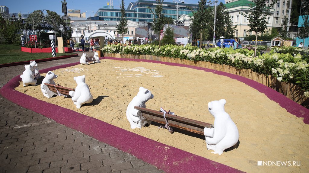 В Екатеринбурге разбили сад на месте парковки (ФОТО, ВИДЕО)