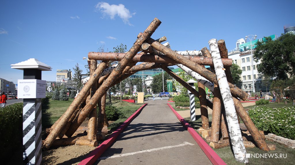 В Екатеринбурге разбили сад на месте парковки (ФОТО, ВИДЕО)