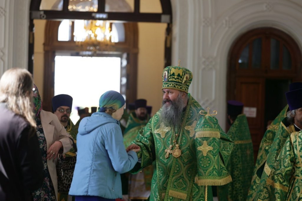 В третьем по величине соборе России прошла праздничная служба в честь уральского святого (ФОТО)