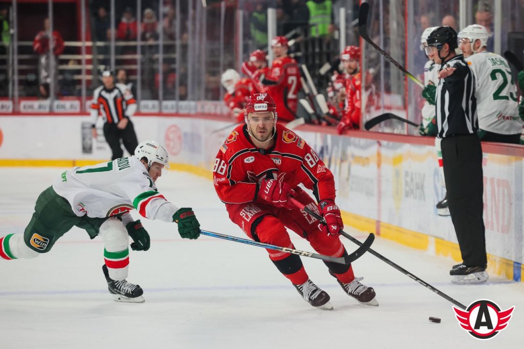 «Автомобилист» в 1000-м матче КХЛ победил «Ак Барс»