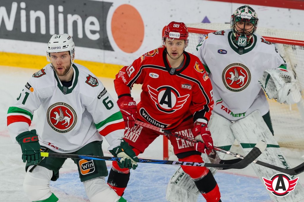 «Автомобилист» в 1000-м матче КХЛ победил «Ак Барс»