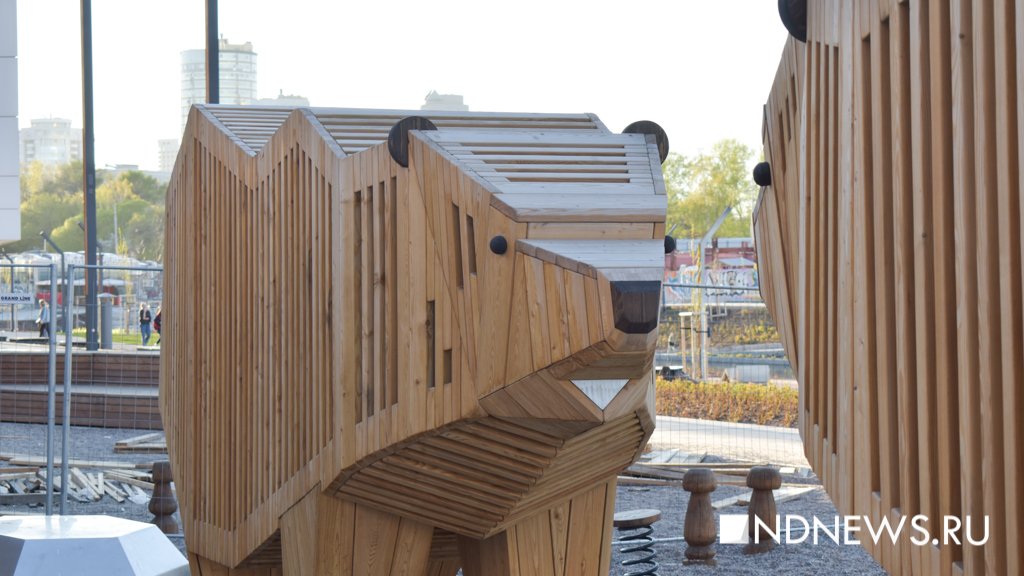 В Екатеринбурге продолжают благоустраивать набережную за ледовой ареной (ФОТО)