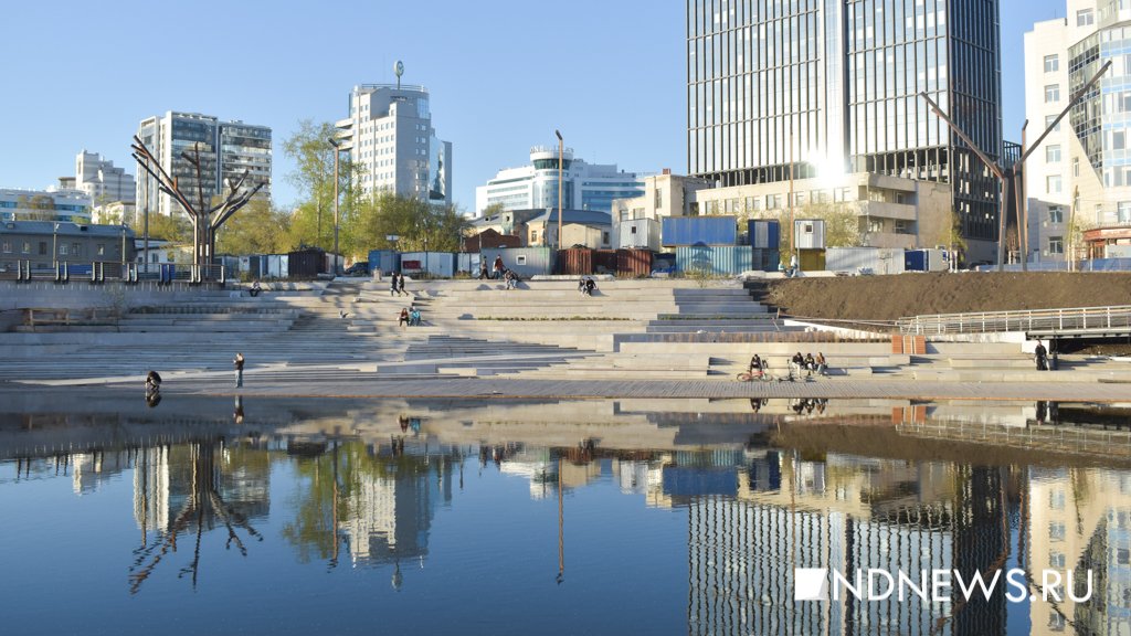 В Екатеринбурге продолжают благоустраивать набережную за ледовой ареной (ФОТО)